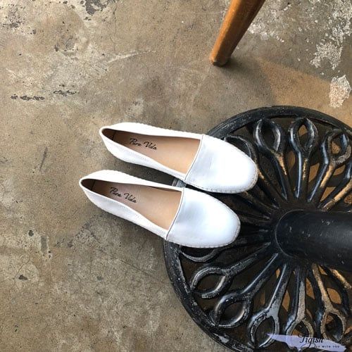 mọi da bò may chỉ cổ vuông