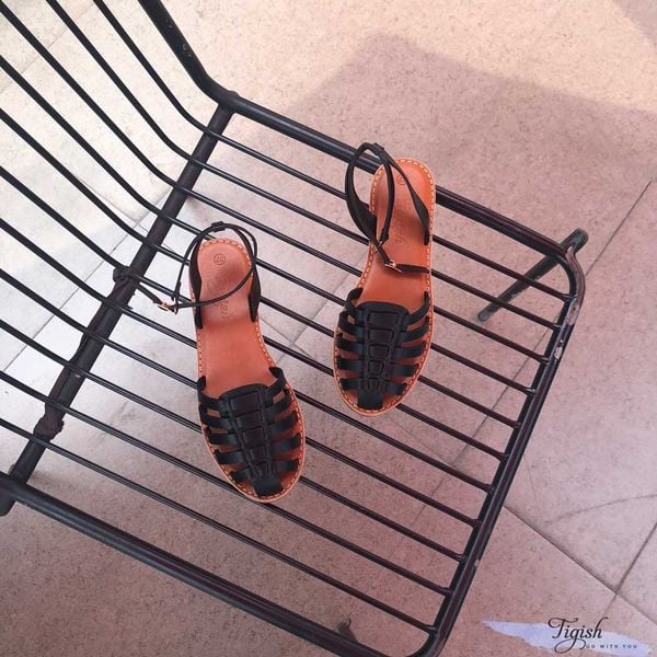 Giày sandal rọ xinh xắn 