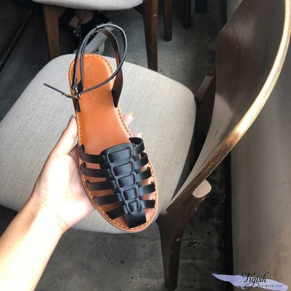 Giày sandal rọ xinh xắn 