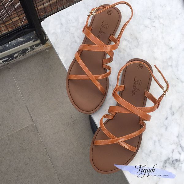 Giày sandal quai chéo xinh xắn