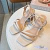 Sandal 7p gót trụ sơn giả gỗ mũi vuông 2 quai ngang chéo - MS: S7-26023