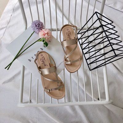  Sandal da xỏ ngón bảng ngang 