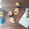 Sandal xỏ ngón ngang chéo phối màu