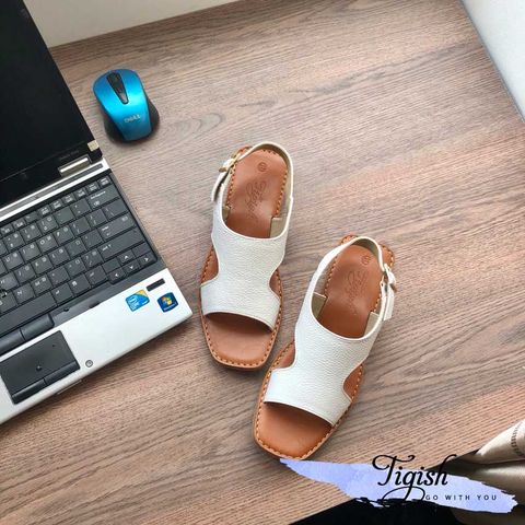  Sandal bảng lớn khuyết eo 