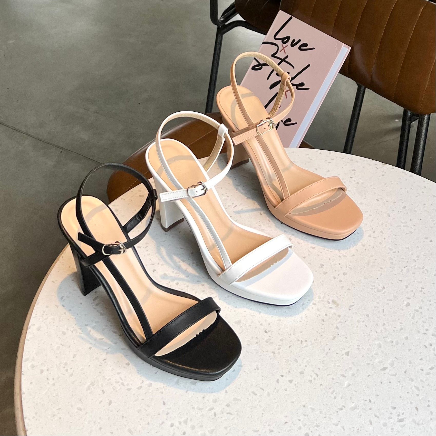 Sandal 10p gót trụ mũi tròn quai ngang nối hậu - MS: S10-23014