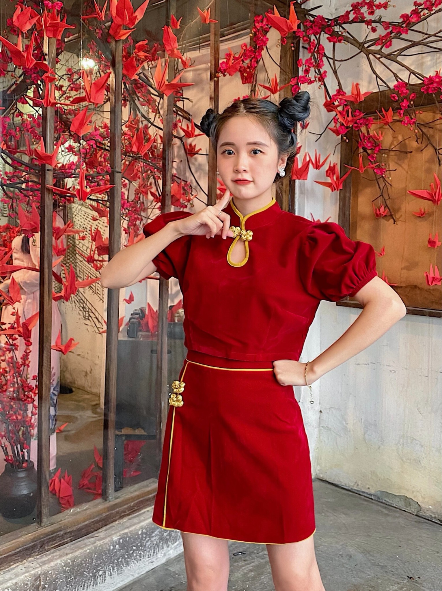 Váy suông cổ tàu thêu họa tiết tứ quý YNAL  Bazavn