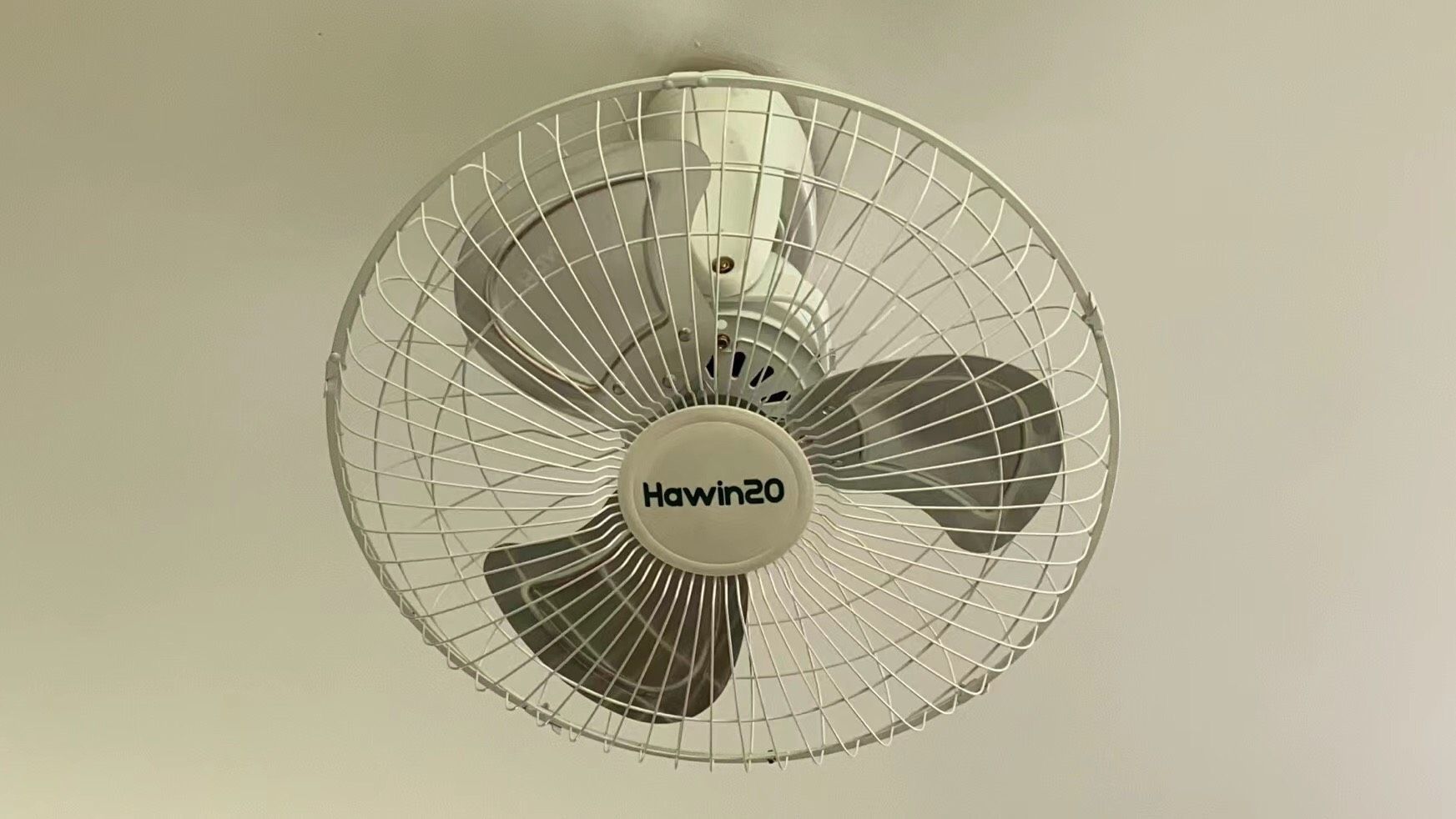 Quạt Đảo Trần Công Nghiệp Hawin HC20-45 - Trắng -130W