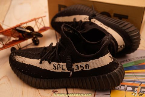  DAS YEEZY Boost 350 V2 Core Black White (Second Hand) 