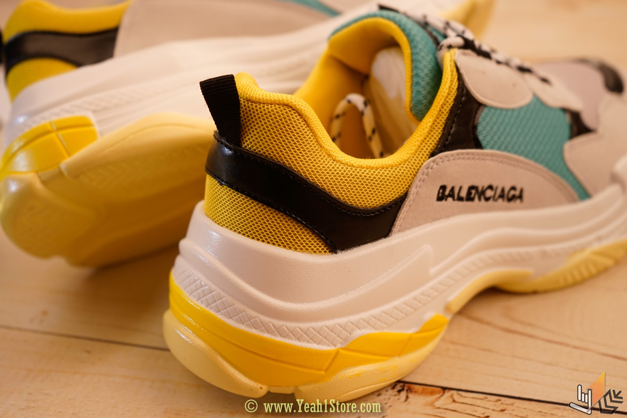 Giày Balenciaga Triple S vàng xanh NIGO STORE #36 Giày Balenciaga Triple S vàng xanh NIGO STORE