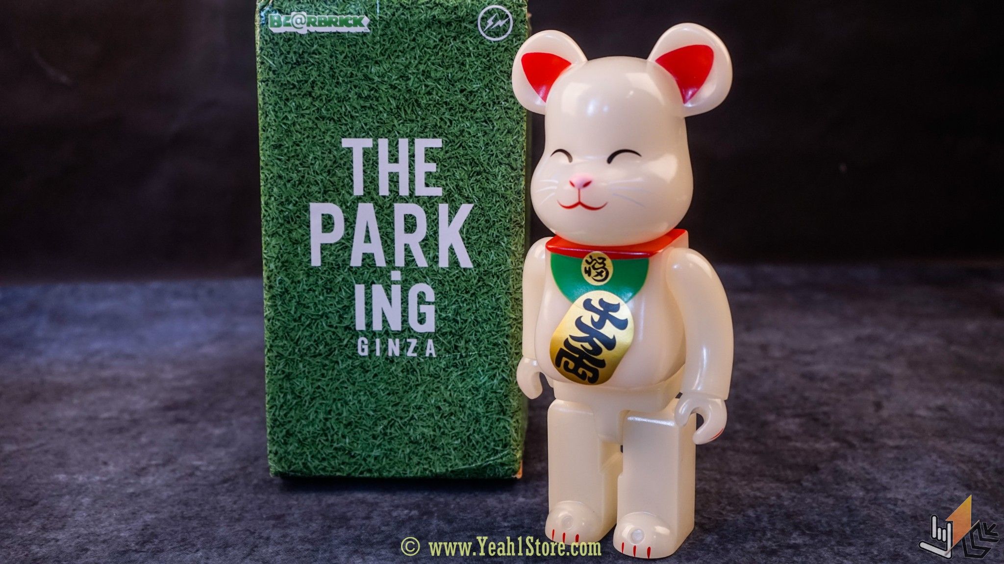 BearBrick Lucky Cat 400%