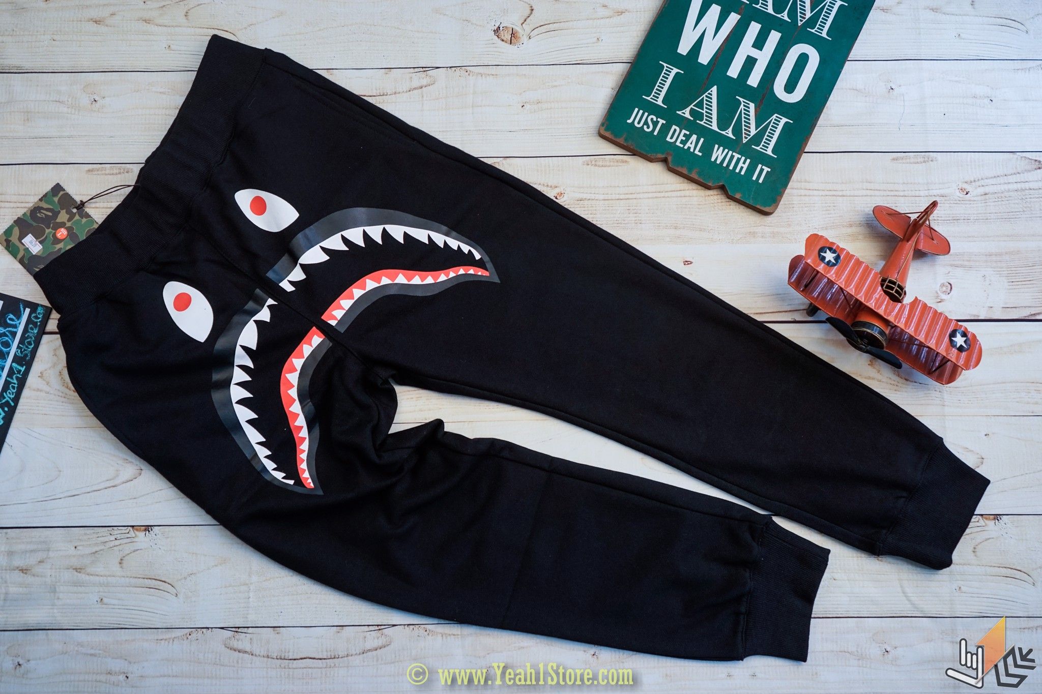 Quần Jogger Bape WGM Shark