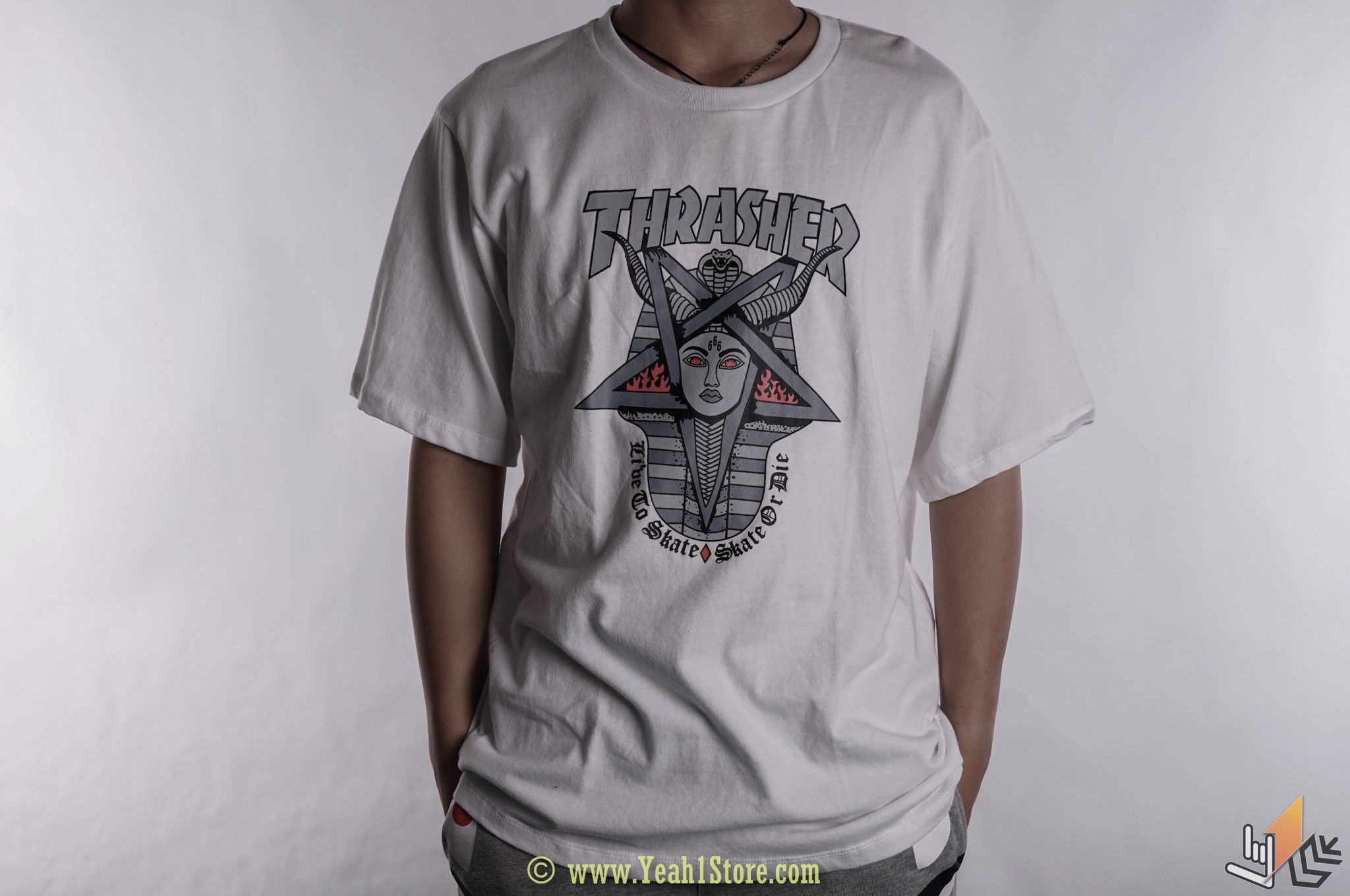 Logo Thrasher Fire Tee 01