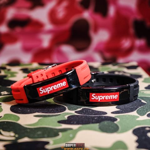  SUPREME SILICONE RUBBER BRACELET - VÒNG TAY CAO SU MẶT KIM LOẠI SUPREME(HẾT HÀNG) 