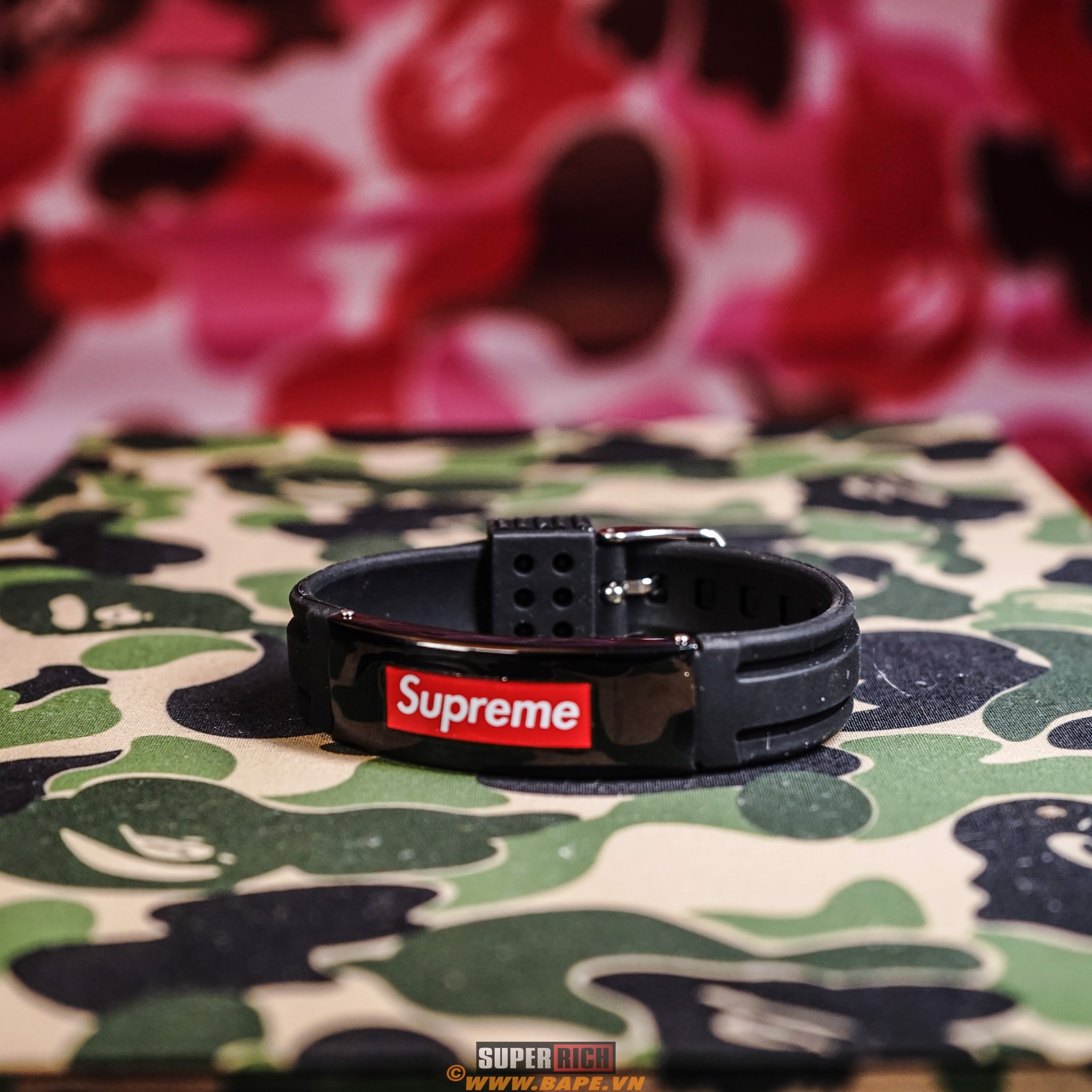 Supreme rubber deals bracelet
