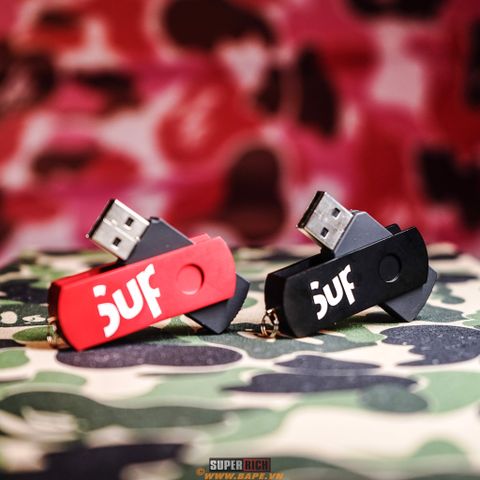  SUPREME USB 8GB 