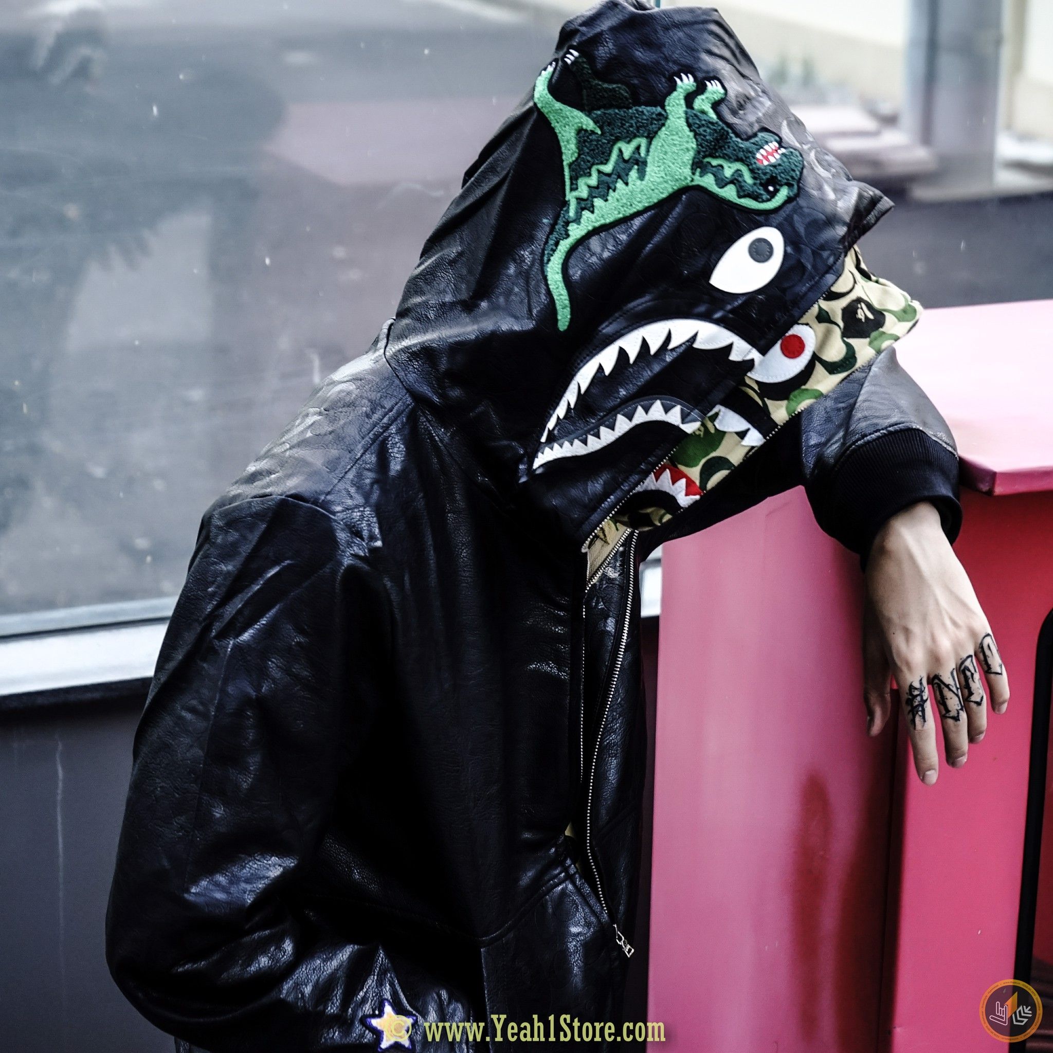 BAPE® X C.o.a.c.H LEATHER SHARK HOODIE JACKET MENS (HẾT HÀNG)