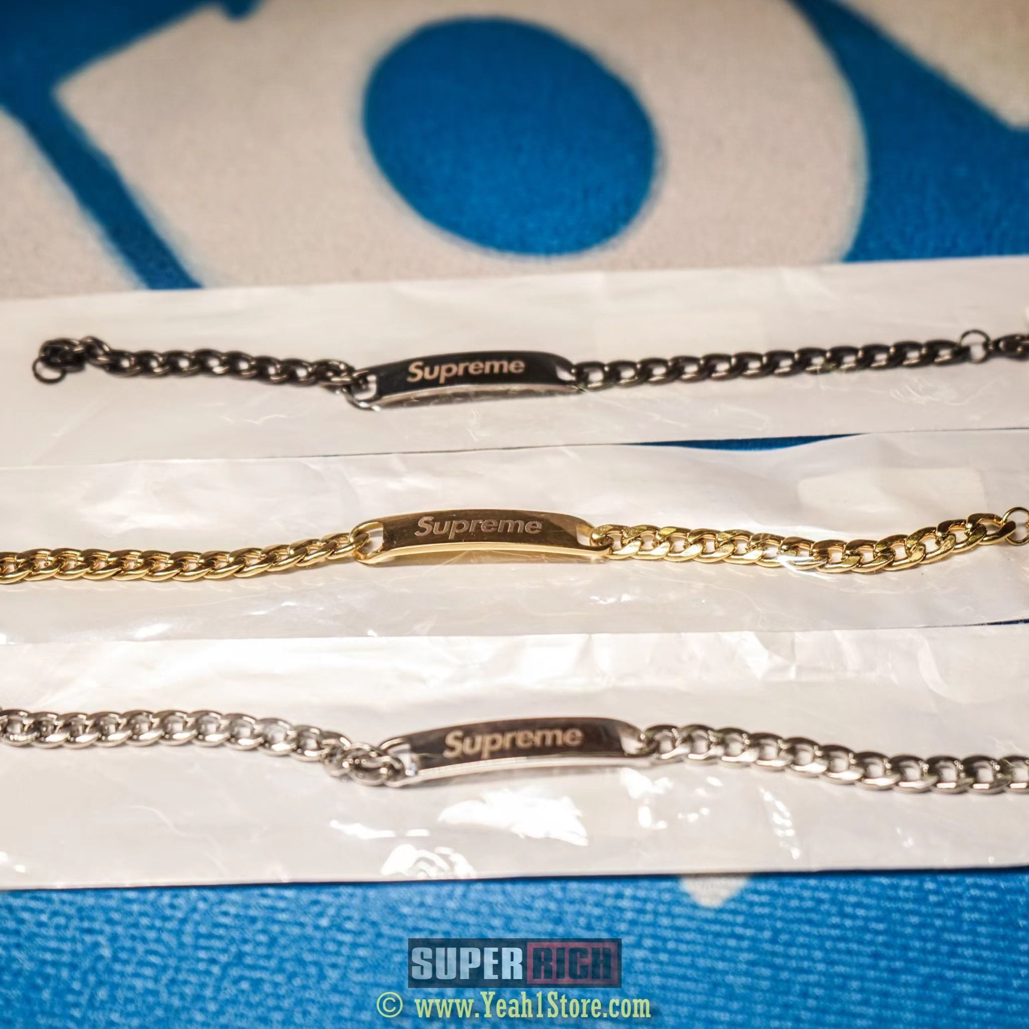 VÒNG TAY SUPREME - BRACELET SUPREME (HẾT HÀNG)