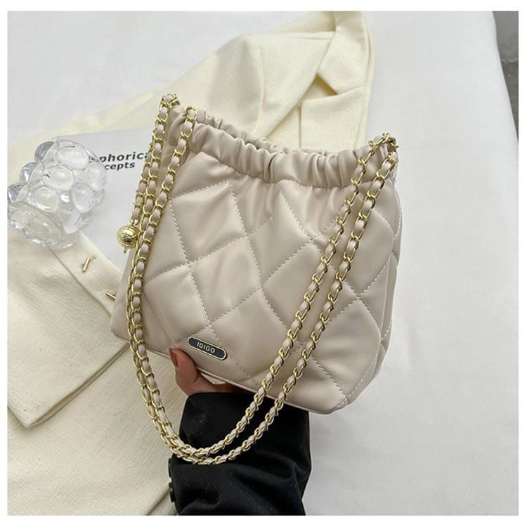 Túi đeo vai đi chơi nữ phom mềm chần trám phối dây xích IDIGO FB2 - 3394