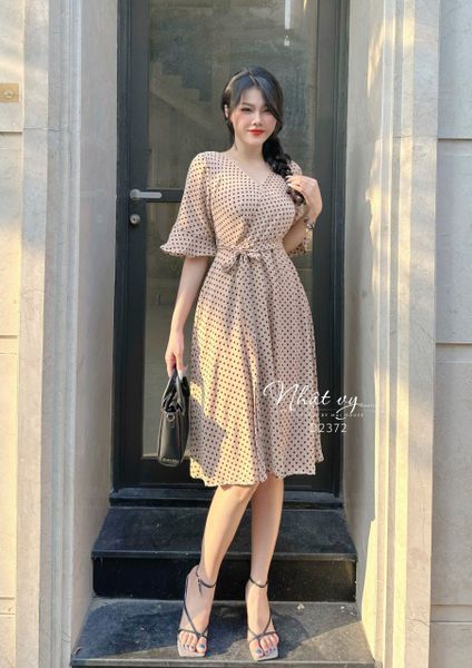  Đầm chấm bi cổ V tay bèo kèm dây thắt eo - D2372 
