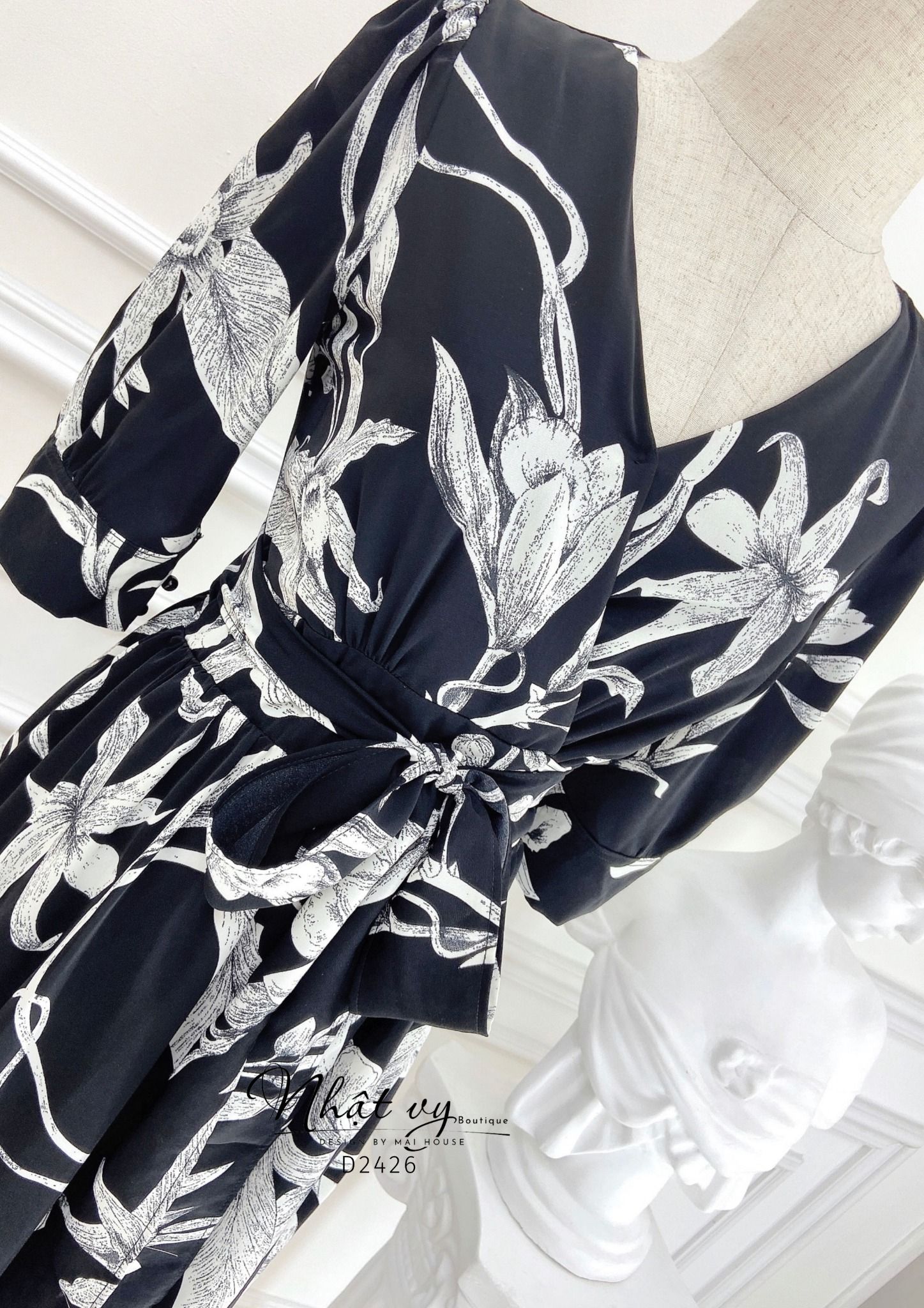  Đầm cổ V tà rời dáng đắp chéo tay lửng - D2426 