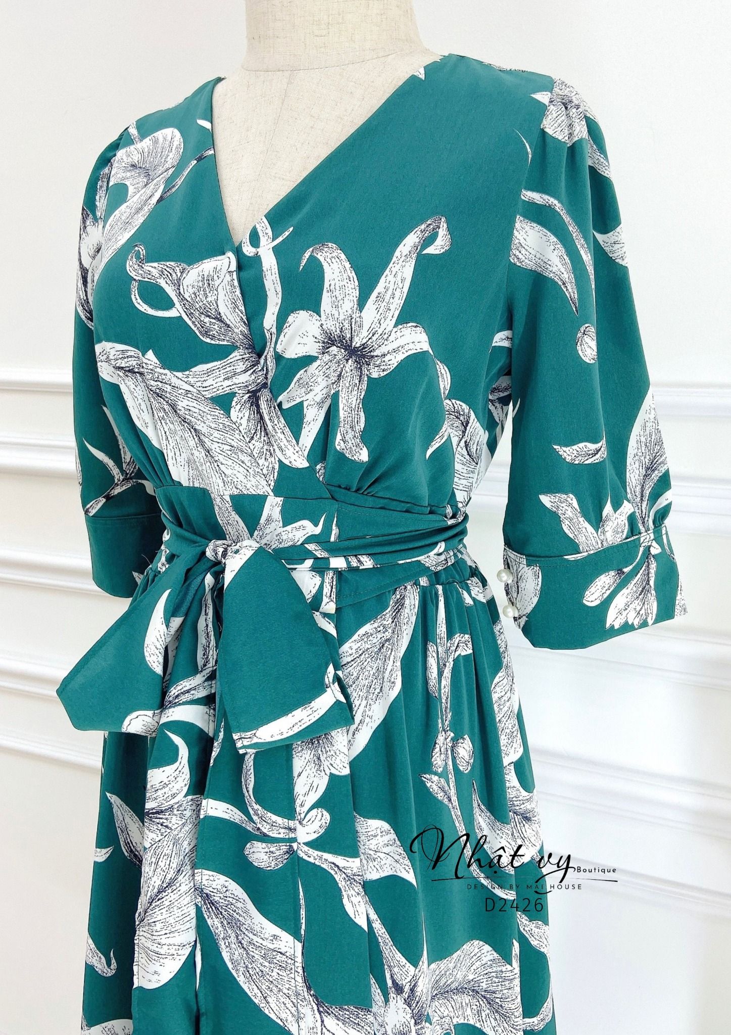  Đầm cổ V tà rời dáng đắp chéo tay lửng - D2426 