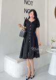  Đầm ôm dáng xoè cổ V cách điệu đính cúc giả - D2520 