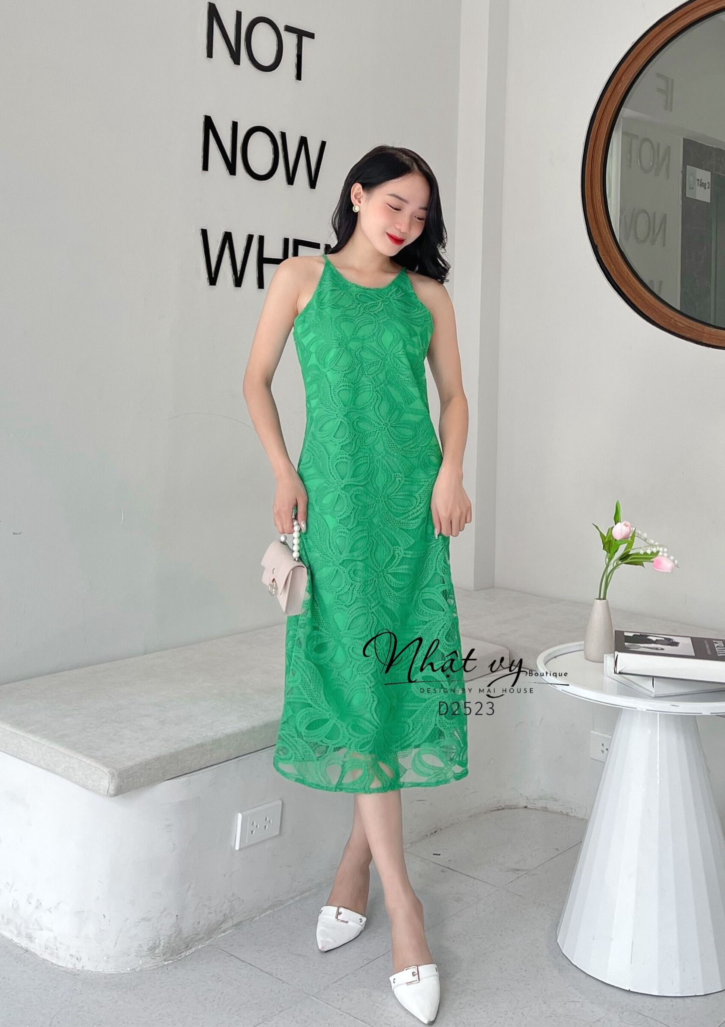  Đầm ren hoa cổ yếm dáng maxi - D2523 