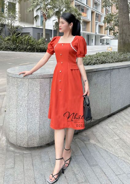 Đầm cổ vuông viền ren kiểu đính cúc giả - D2537 