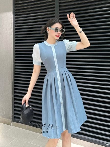  Đầm xốp cổ tròn đính cúc giả - D2758 