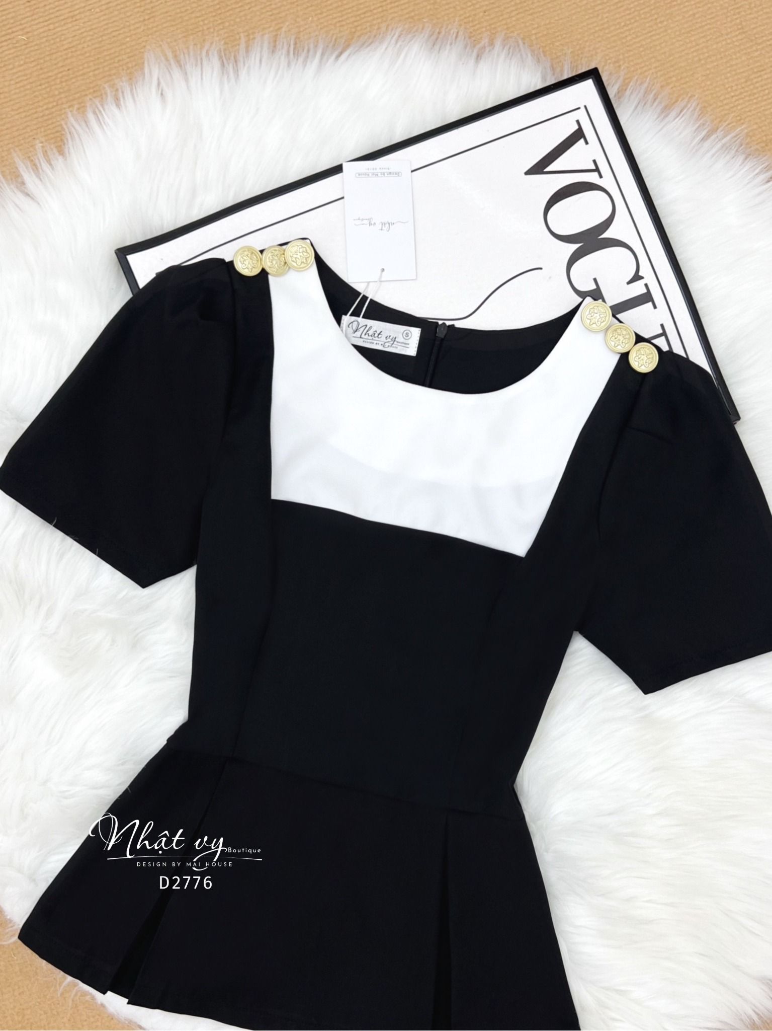  Áo peplum cổ tròn đính cúc cách điệu - D2776 