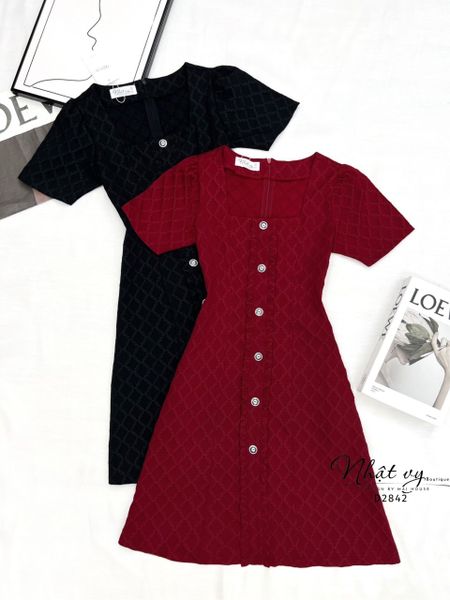  Đầm cổ vuông dáng ôm đính cúc kiểu - D2842 