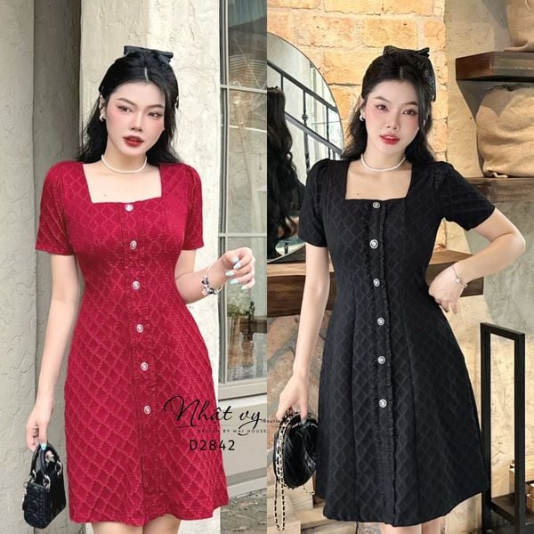  Đầm cổ vuông dáng ôm đính cúc kiểu - D2842 