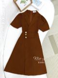 Đầm cổ vest dáng xoè đính nút giả - D2884 