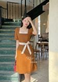  Đầm cổ vuông phối viền caro đính dây thắt eo - D3000 