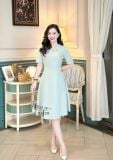  Đầm cổ tròn đính nút ngọc eo viền ren - D3239 