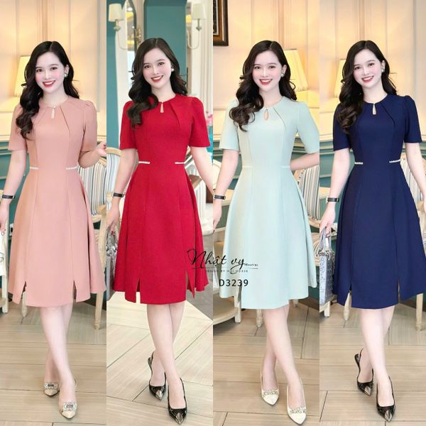  Đầm cổ tròn đính nút ngọc eo viền ren - D3239 