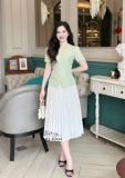  Áo cổ V đính nút bọc xẻ tà cách điệu - D3249 