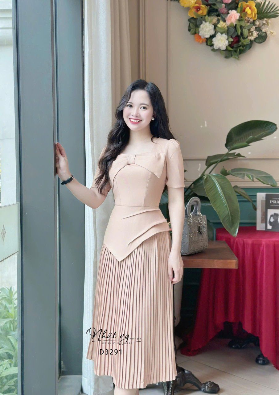  Đầm xếp ly cổ vuông đính nơ cách điệu - D3291 