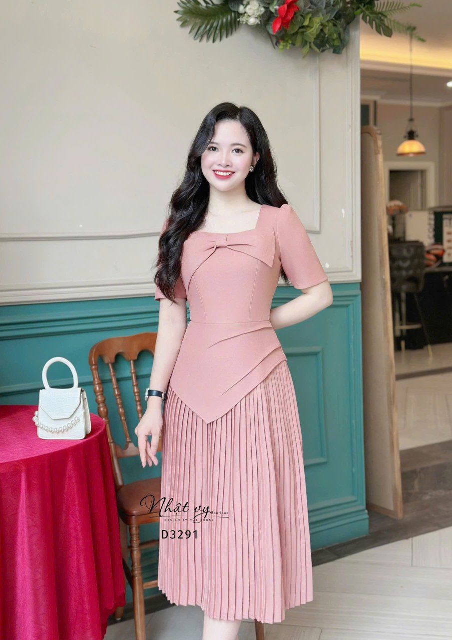  Đầm xếp ly cổ vuông đính nơ cách điệu - D3291 