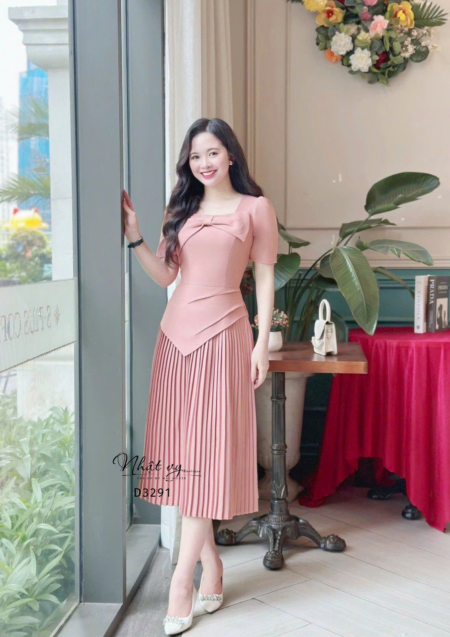  Đầm xếp ly cổ vuông đính nơ cách điệu - D3291 