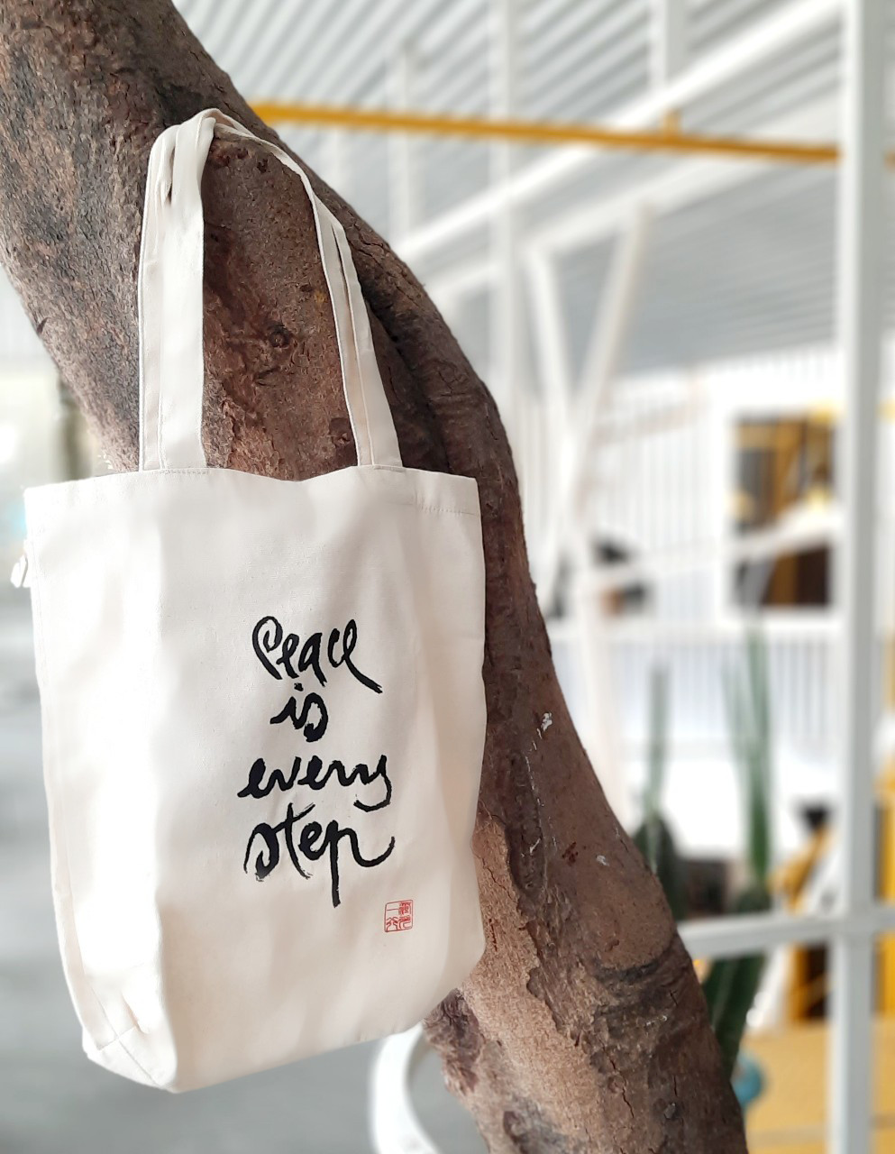 TÚI VẢI CANVAS THƯ PHÁP - PEACE IS EVERY STEP