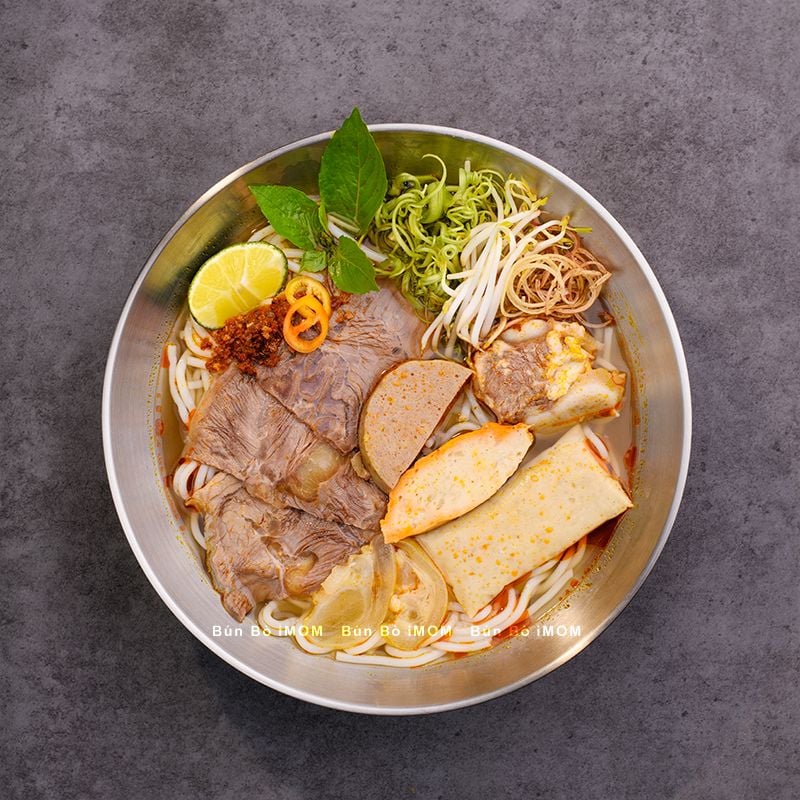 Bún Bò Huế Đặc Biệt ( không giò ) iMOM