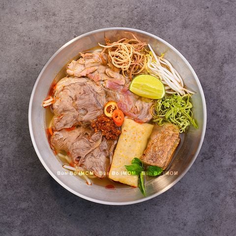  Bún Bò Tái Nạm Chả Huế iMOM 