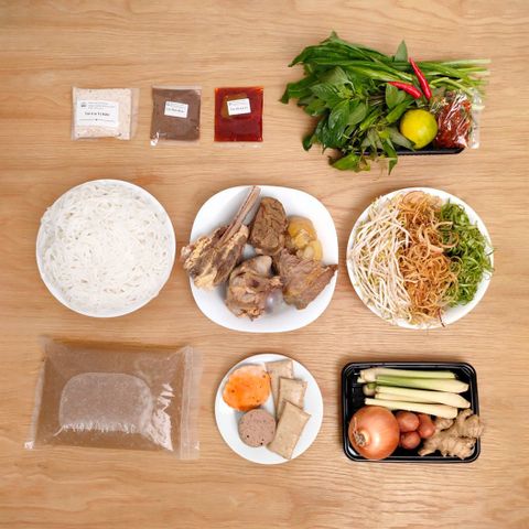 Set Nấu Bún Bò Huế Thập Cẩm Extra Meat Express30 Cho 5 Người IMOM