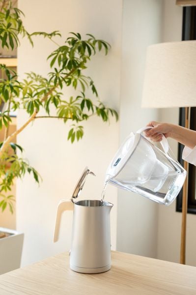 Bình lọc nước Brita Marella Cool White (có sẵn 1 lõi lọc Maxtra Pro 150L)