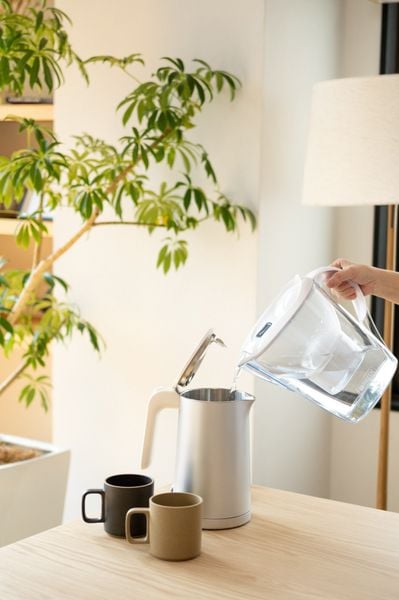 Bình lọc nước Brita Marella Cool White (có sẵn 1 lõi lọc Maxtra Pro 150L)