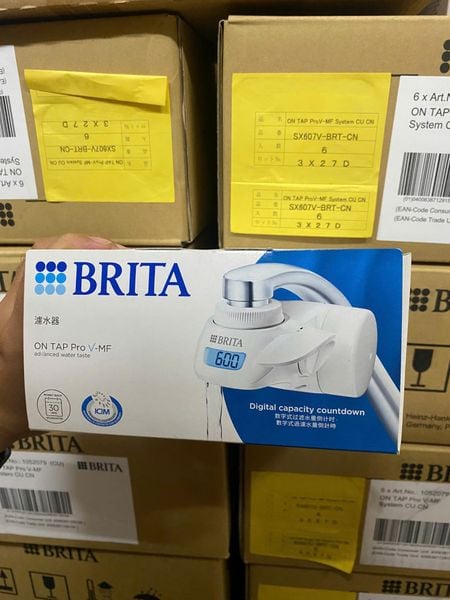 Thiết bị lọc nước tại vòi BRITA On Tap Pro (có sẵn 1 lõi lọc On Tap VM-F cao cấp) - Sản xuất tại Nhật Bản