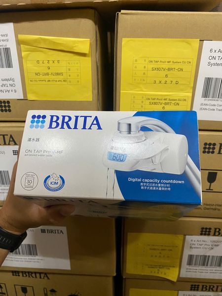 Thiết bị lọc nước tại vòi BRITA On Tap Pro (có sẵn 1 lõi lọc On Tap VM-F cao cấp) - Sản xuất tại Nhật Bản
