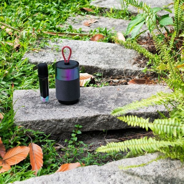 Loa Karaoke Mini iCore ISM03 Kèm Micro Không Dây – Âm Thanh Sống Động, Thiết Kế Thời Trang, Giá Rẻ