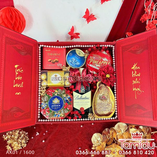 Hộp Quà Tết Cao Cấp Khổng Tước Rực Rỡ - Món Quà Tết Đặc Biệt Cho Mọi Người Thân Yêu